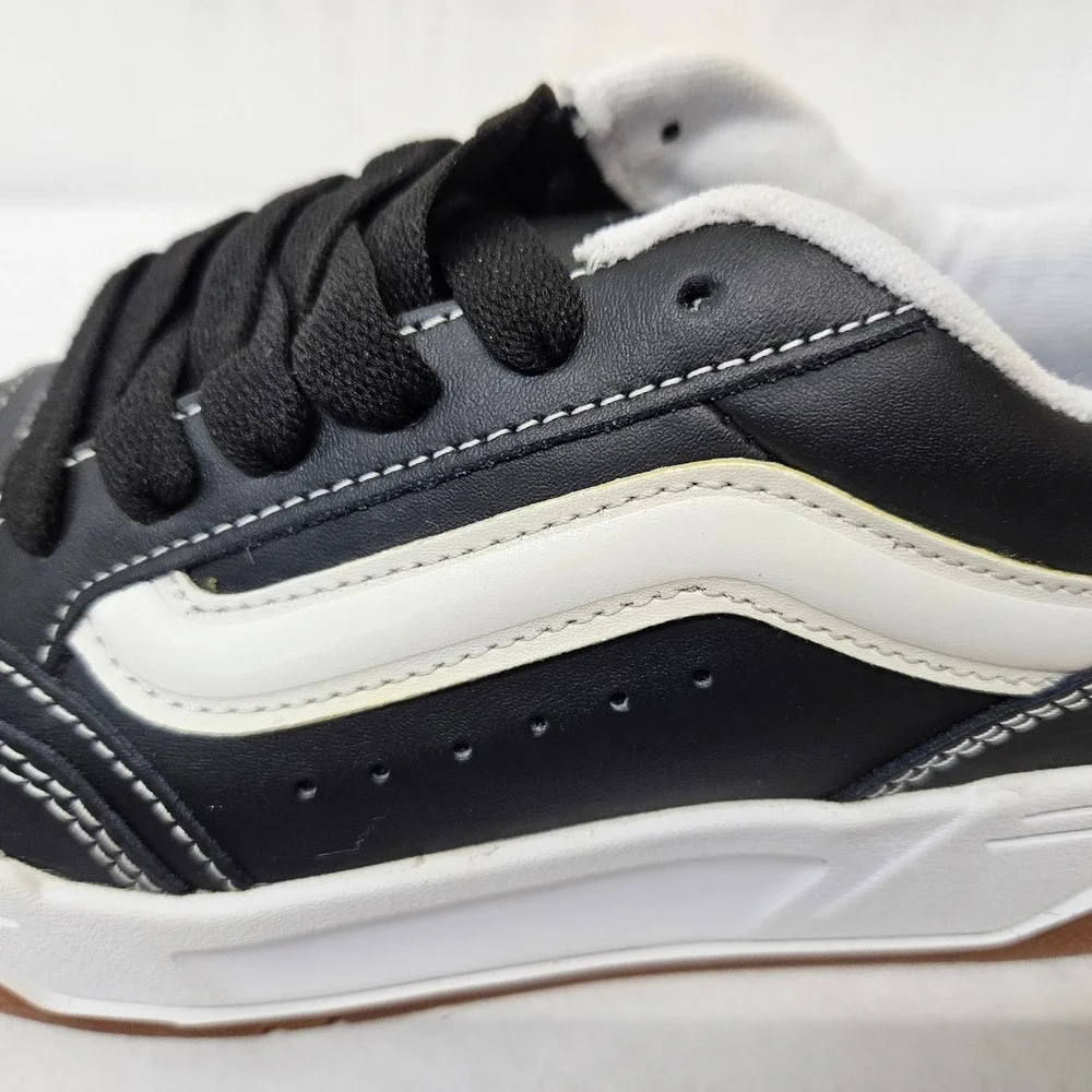 Vans Hylane Leather Sneakers VN000D269X1 Black White Gum Womens Size 7.5